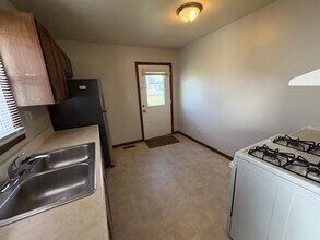 418 S Silverwood Ln, Unit 418 A in Goshen, IN - Building Photo - Building Photo