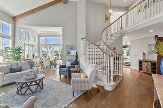 1 White Sail in Laguna Niguel, CA - Foto de edificio - Building Photo