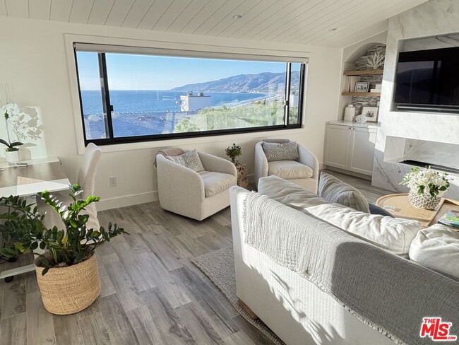 6775 Las Olas Way in Malibu, CA - Building Photo - Building Photo