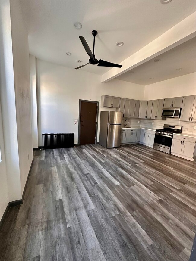 1723 Summit Ave in Union City, NJ - Building Photo - Building Photo