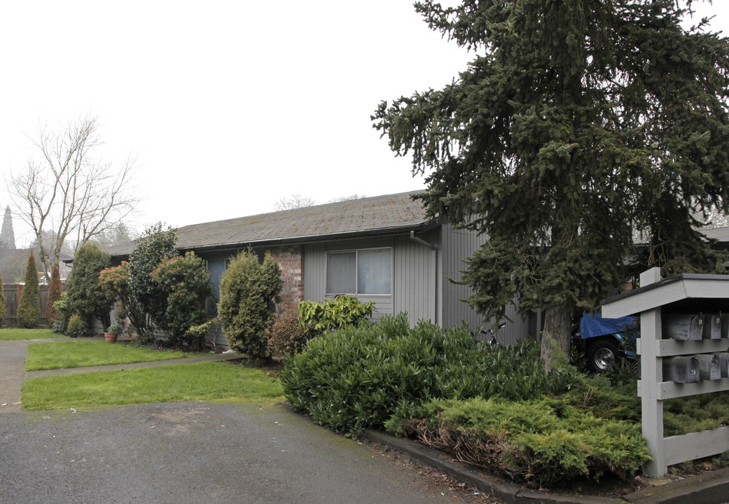 Carriage Lane Apartments in Beaverton, OR - Building Photo