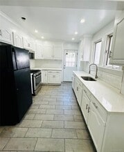 4 Villus Ave in New Rochelle, NY - Building Photo - Building Photo