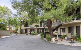 35 El Nido Ave, Unit 4 in Pasadena, CA - Building Photo