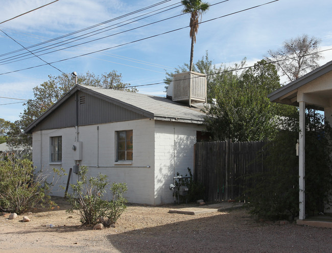 2655 N Tucson Blvd in Tucson, AZ - Building Photo - Building Photo