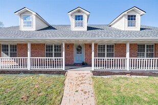 201 Gail Dr in Weatherford, TX - Building Photo