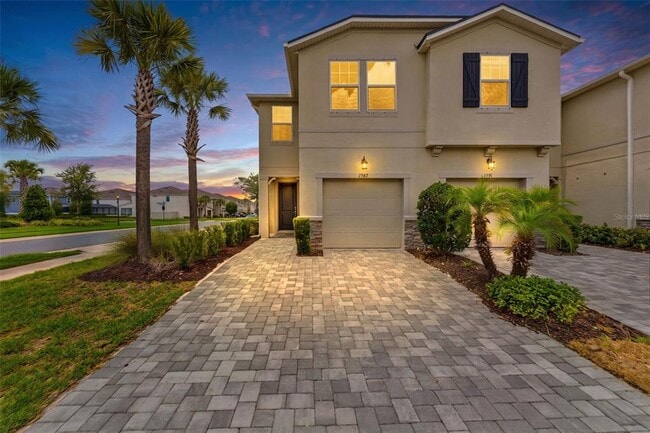 property at 2587 Everglade Way