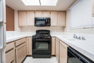 1908 Tierra Vista Dr in Las Vegas, NV - Building Photo - Building Photo
