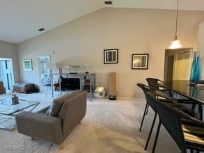 513 Lake Louise Cir in Naples, FL - Building Photo - Building Photo