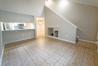 2738 W Tharpe St in Tallahassee, FL - Building Photo - Building Photo