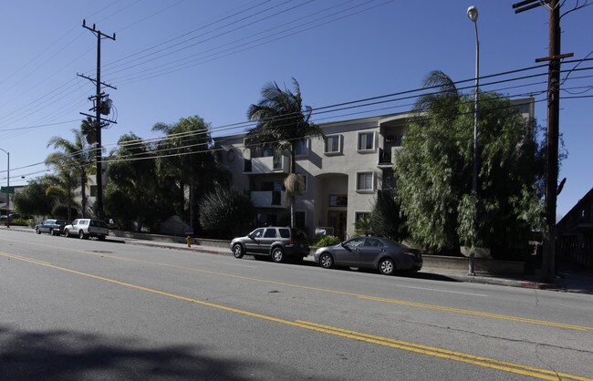 Grand Villas at Whitsett in North Hollywood, CA - Foto de edificio - Building Photo
