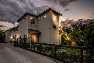 516 E Ashby Pl, Unit 103 in San Antonio, TX - Building Photo