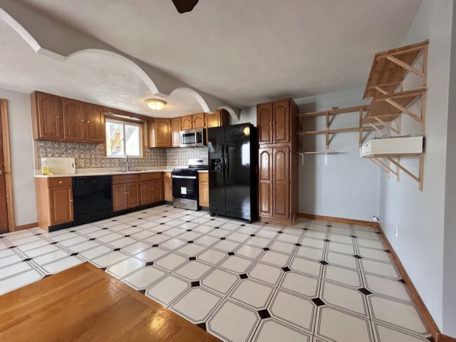 11 Jefferson St, Unit 2 in Cambridge, MA - Building Photo - Building Photo