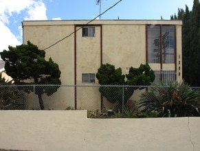 1308 Alexandria Ave in Los Angeles, CA - Building Photo - Building Photo