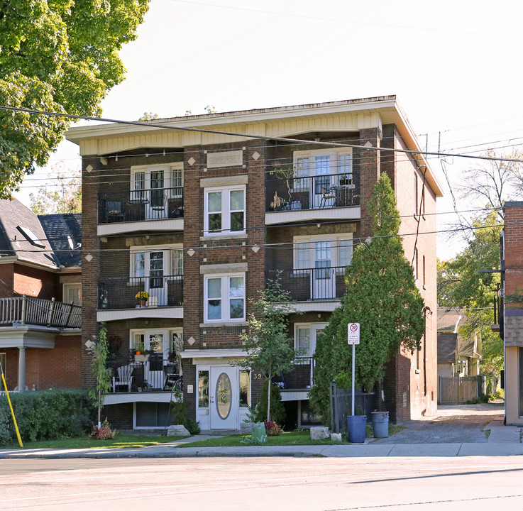 39 Balmoral Ave in Hamilton, ON - Building Photo