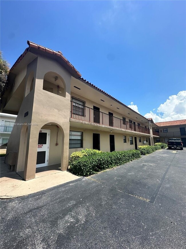 property at 1130 W 37th St