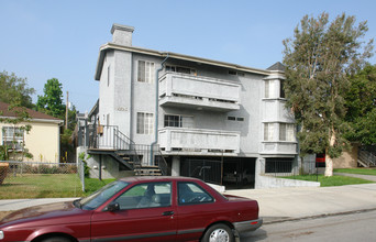 1225 S Lake St in Burbank, CA - Building Photo - Building Photo