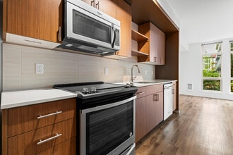 The Hayes on Stone Way in Seattle, WA - Building Photo - Building Photo