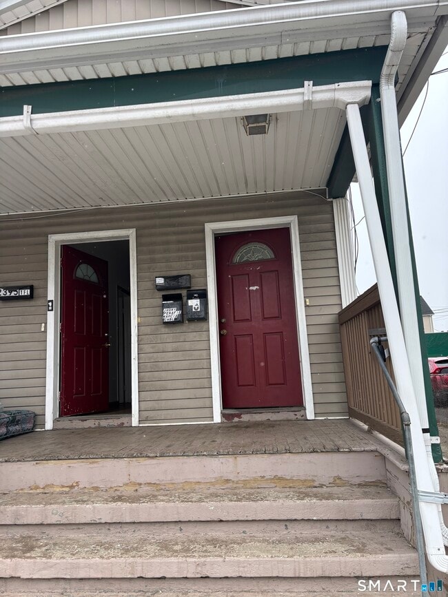 2395 Main St in Bridgeport, CT - Building Photo - Building Photo