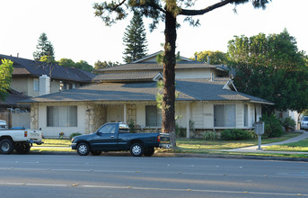 2314 E Ball Rd in Anaheim, CA - Building Photo - Building Photo