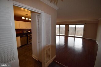 9039 Sligo Creek Pkwy in Silver Spring, MD - Building Photo - Building Photo