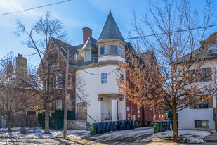 266 St. George St in Toronto, ON - Building Photo