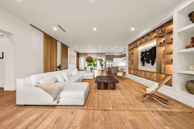 4740 Bay Point Rd in Miami, FL - Building Photo - Building Photo