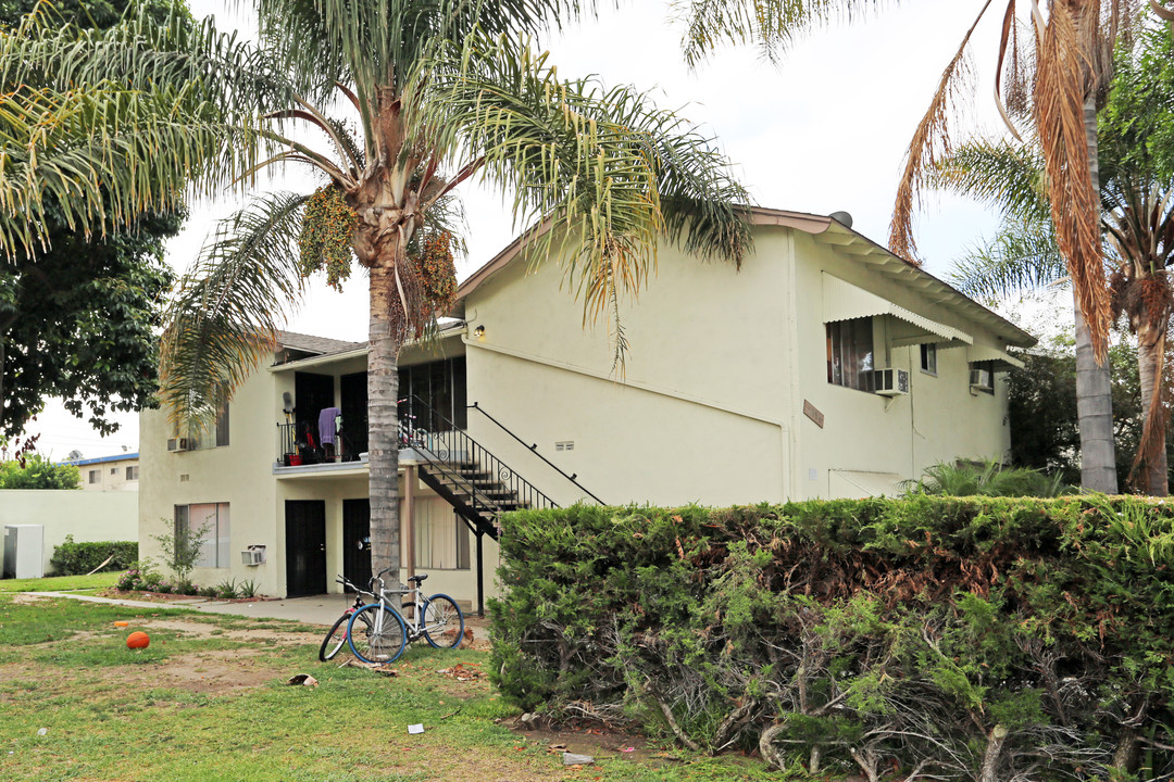 The Palms On Tamarack in Fullerton, CA - Foto de edificio