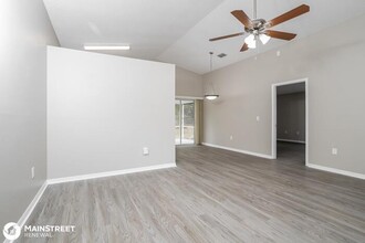 320 Lake Daisy Loop in Winter Haven, FL - Building Photo - Building Photo