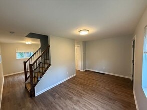 5425 Stewart Ave in Cincinnati, OH - Building Photo - Building Photo