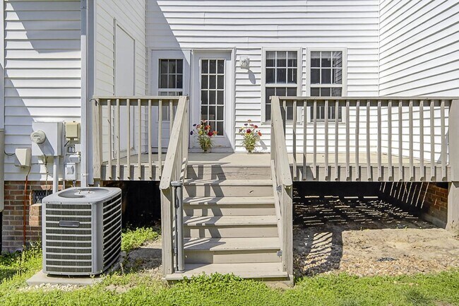 1938 Stroll Cir in Fuquay Varina, NC - Building Photo - Building Photo