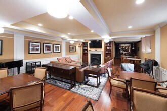 49 Park Pl Cir in West Hartford, CT - Foto de edificio - Building Photo