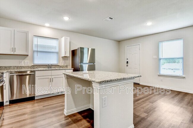 419 E Hull St in Denison, TX - Building Photo - Building Photo