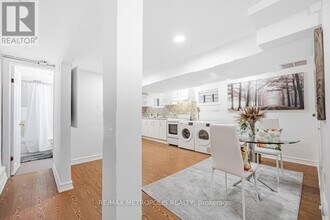 275 Christie St in Toronto, ON - Building Photo - Building Photo