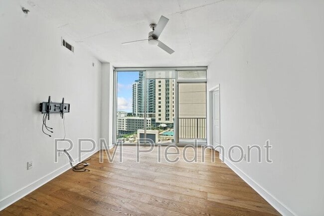 property at 44 Peachtree Pl NW