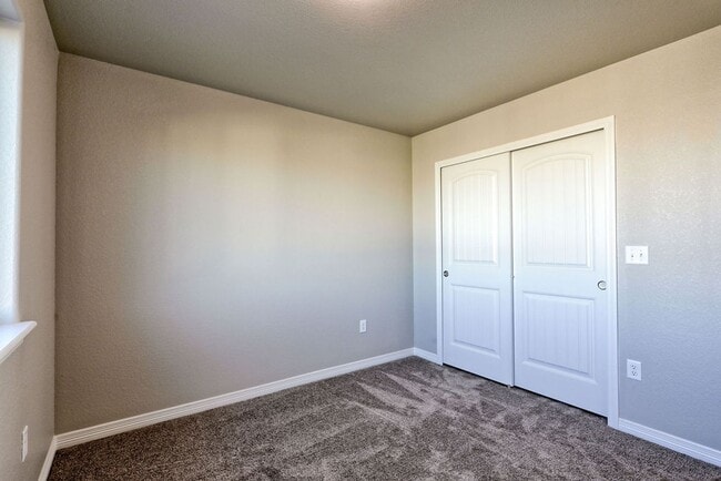 5633 Maher Ave in Loveland, CO - Building Photo - Building Photo