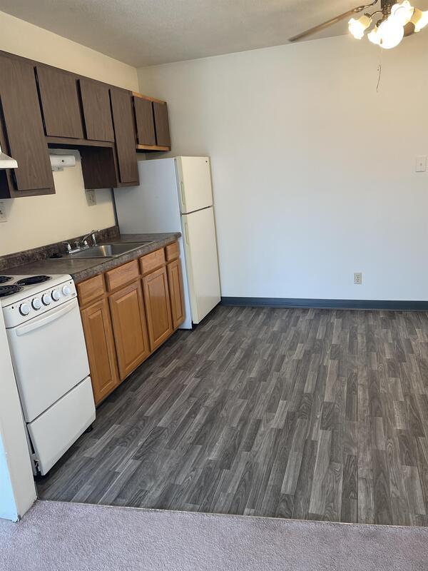 1460 Meadowview Dr in Marion, IA - Building Photo - Building Photo