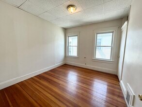 74 Romsey St, Unit 3 in Boston, MA - Foto de edificio - Building Photo