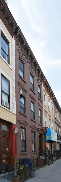 605 Vanderbilt Ave in Brooklyn, NY - Building Photo