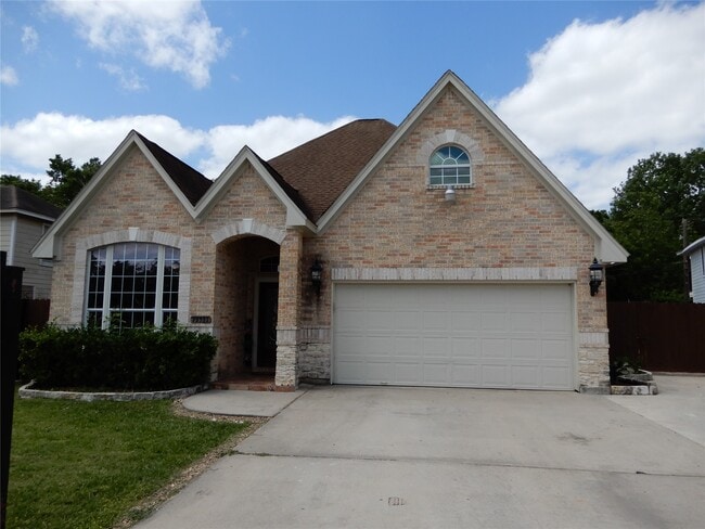 13531 Russ Dr in Houston, TX - Building Photo - Building Photo