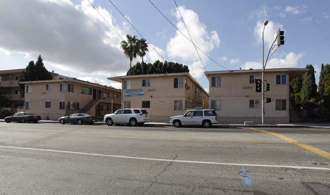 6851 Coldwater Canyon Ave in North Hollywood, CA - Building Photo - Building Photo