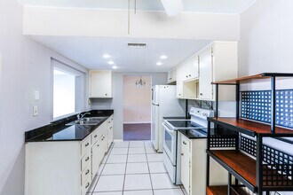 4513 NW 44th St in Tamarac, FL - Building Photo - Building Photo