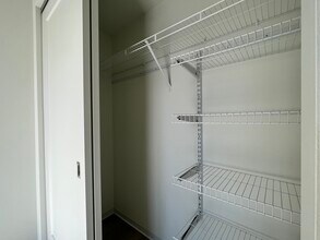 152 W Huron St, Unit 3401 in Chicago, IL - Building Photo - Building Photo