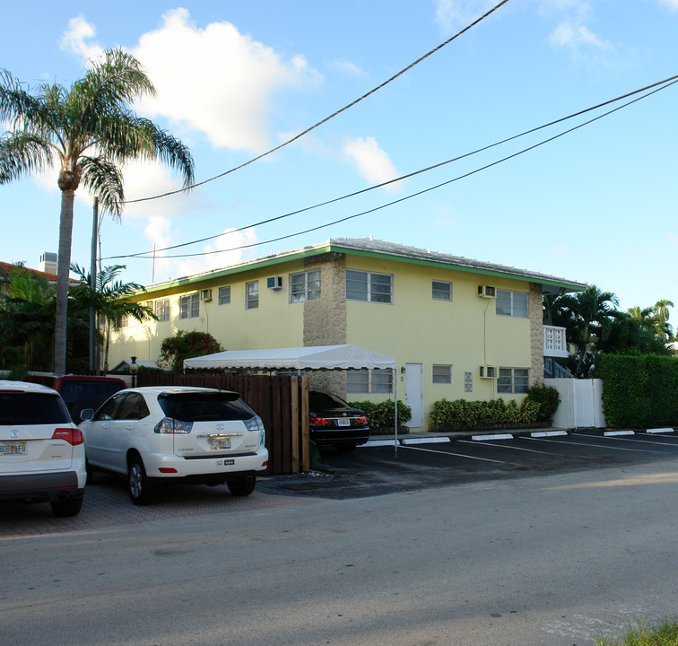 840 NE 17th Ter in Fort Lauderdale, FL - Building Photo