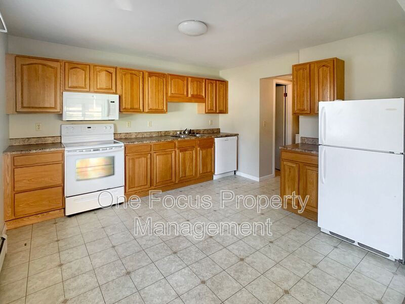 329 Chestnut St in Williamsport, PA - Building Photo