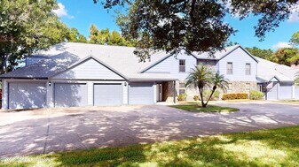 9017 Manchester Ln, Unit 21E in West Melbourne, FL - Building Photo