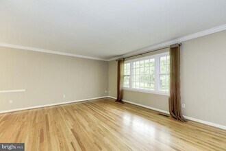 11733 Ambleside Dr in Potomac, MD - Building Photo - Building Photo