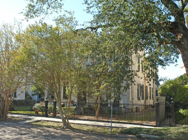 1216 Jackson Ave in New Orleans, LA - Foto de edificio - Building Photo