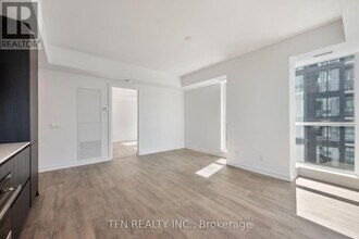 327-4327 King St W in Toronto, ON - Building Photo - Building Photo