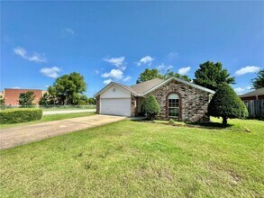 801 Jon Dr in Bentonville, AR - Building Photo - Building Photo
