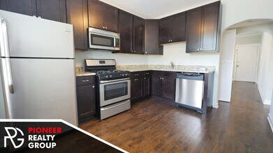 2259 W Hirsch St, Unit 2259-1W in Chicago, IL - Building Photo - Building Photo